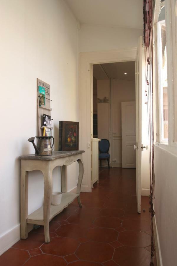 Appart charme Arenes Nimes Apartamento Exterior foto